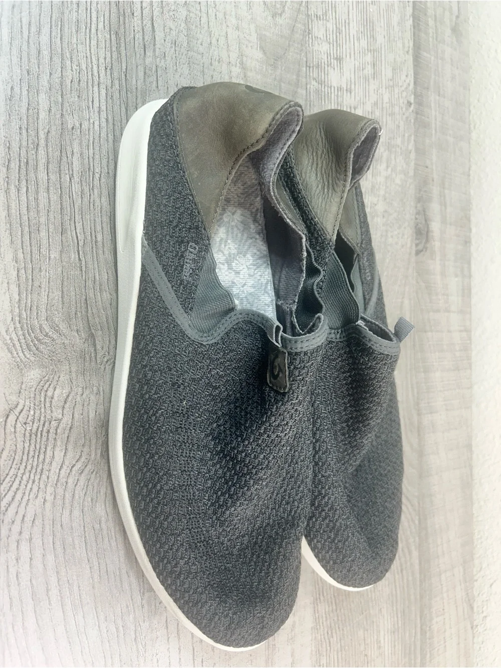 OluKai Men’s Gray Mesh Slip-On Comfort Sneakers Shoes Size 12